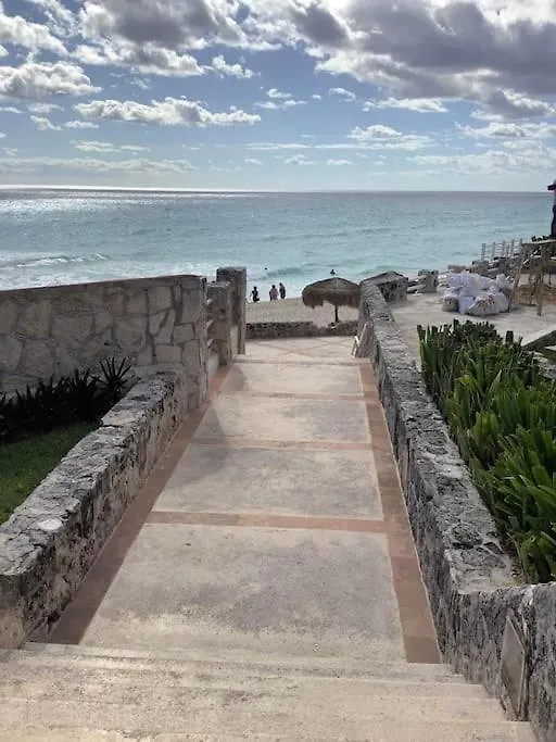 Beachview & Balcony 3905 Cancún 0*,  Mexiko